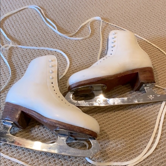 john wilson ace Other - PROFFESIONAL ICE SKATES WITH EXPENSIVE BLADES KIDS